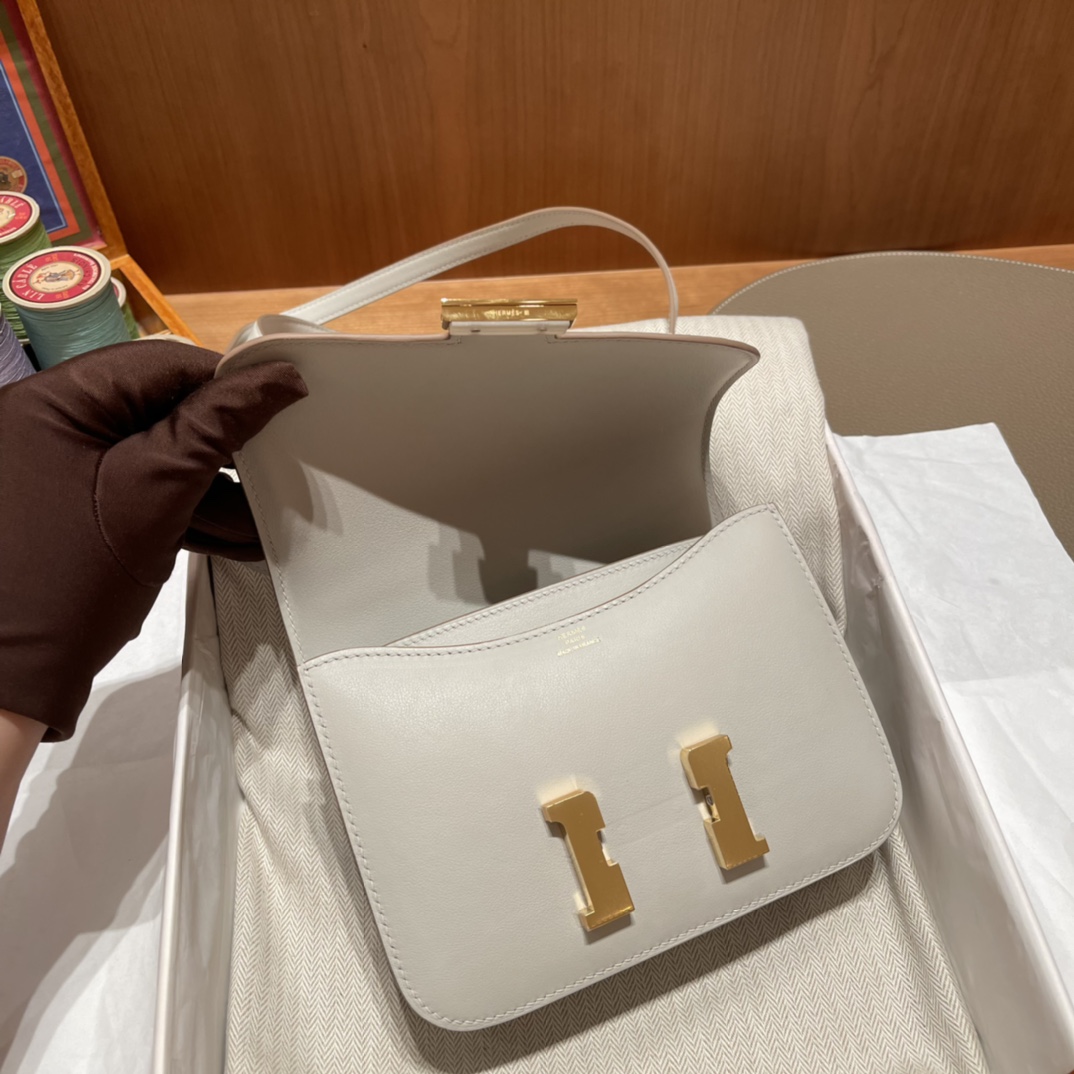 에르메스 콘스탄스18 크레 금장 스위프트